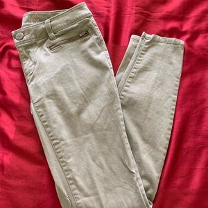 Zipped pocket leggings